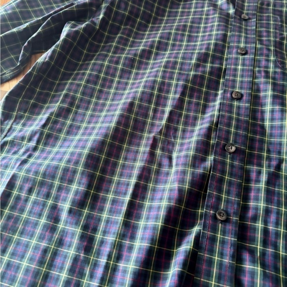 L.L. Bean Wrinkle Resistant Large Green and Blue Casual Button Down Shirt